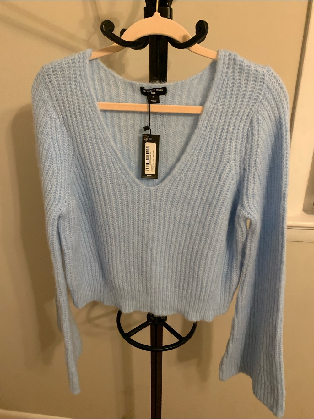 PrettyLittleThing Baby Blue V-Neck Ribbed Knit Sweater